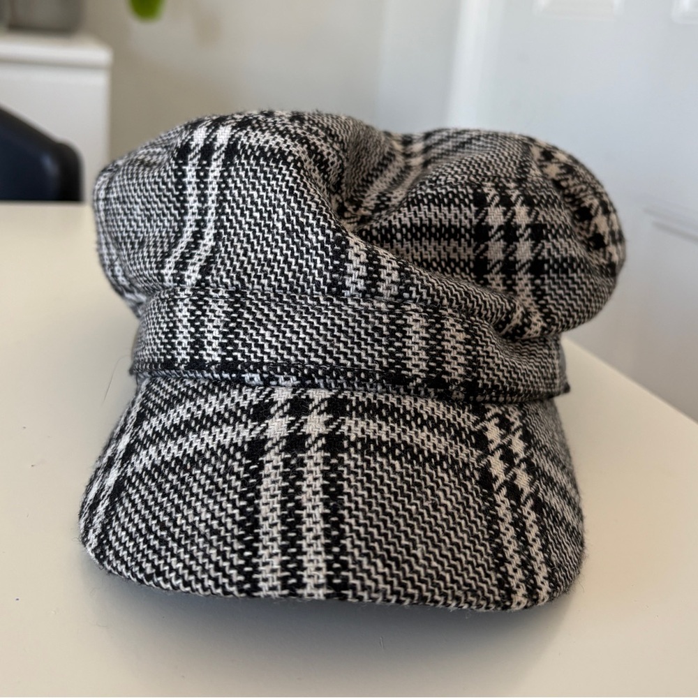 Stylish Y2K Black and White Plaid Newsboy Cap/Hat